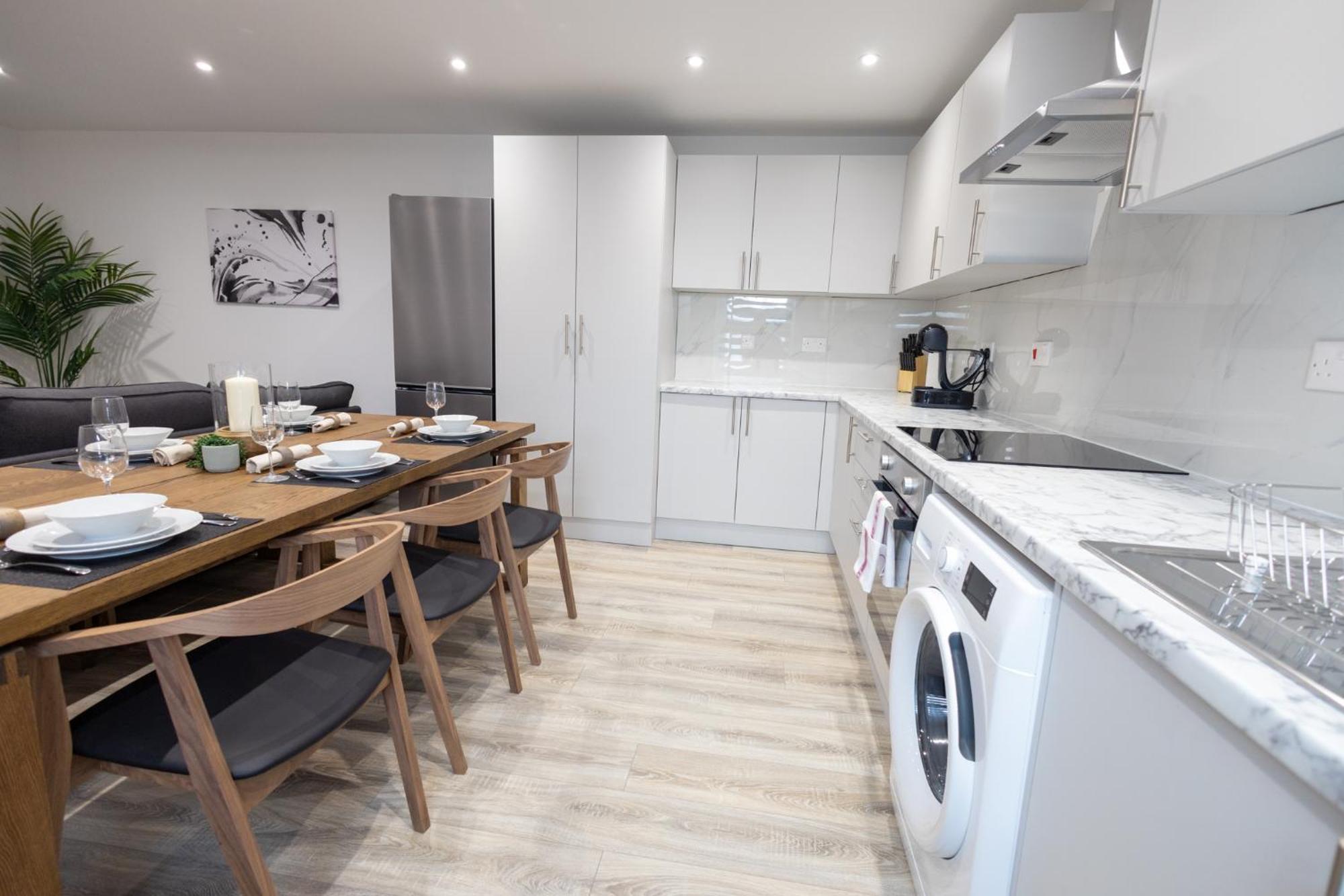 Contemporary 3br Flat In Watford Apartment *