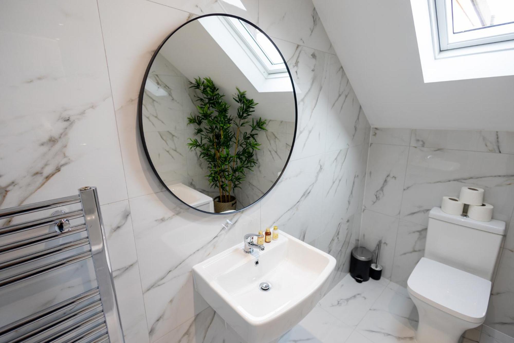 Contemporary 3br Flat In Watford Apartment *