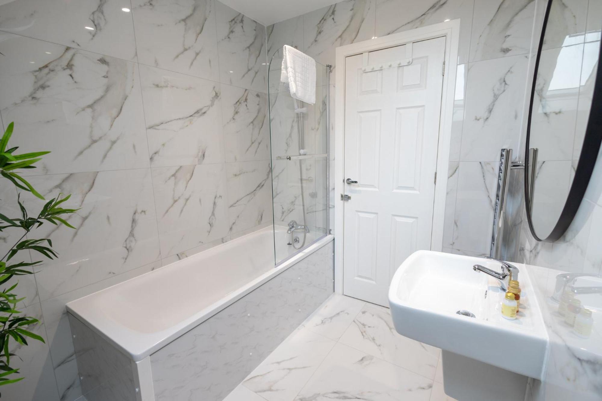 Contemporary 3br Flat In Watford Apartment *